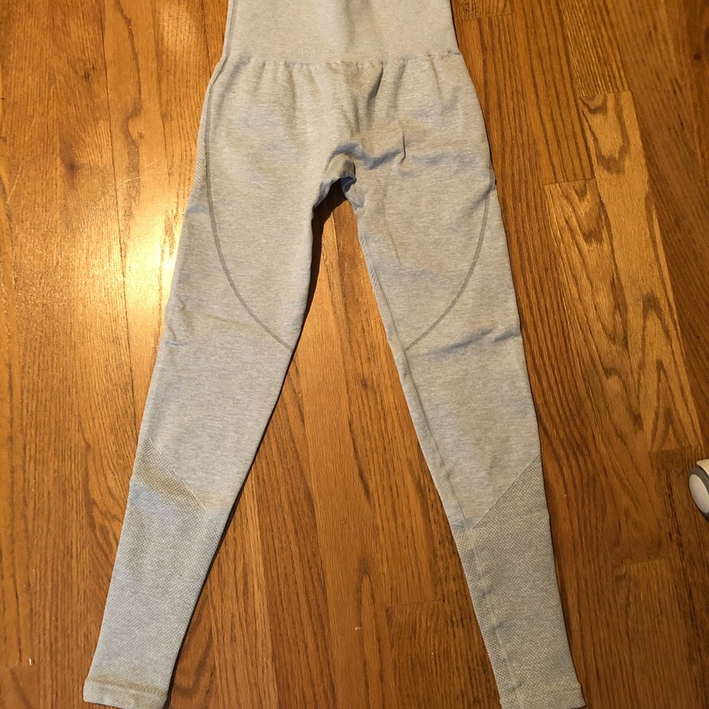 Seamless gray workout leggings